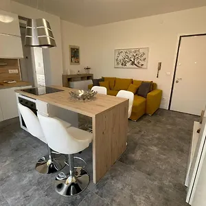 Magic Apartment